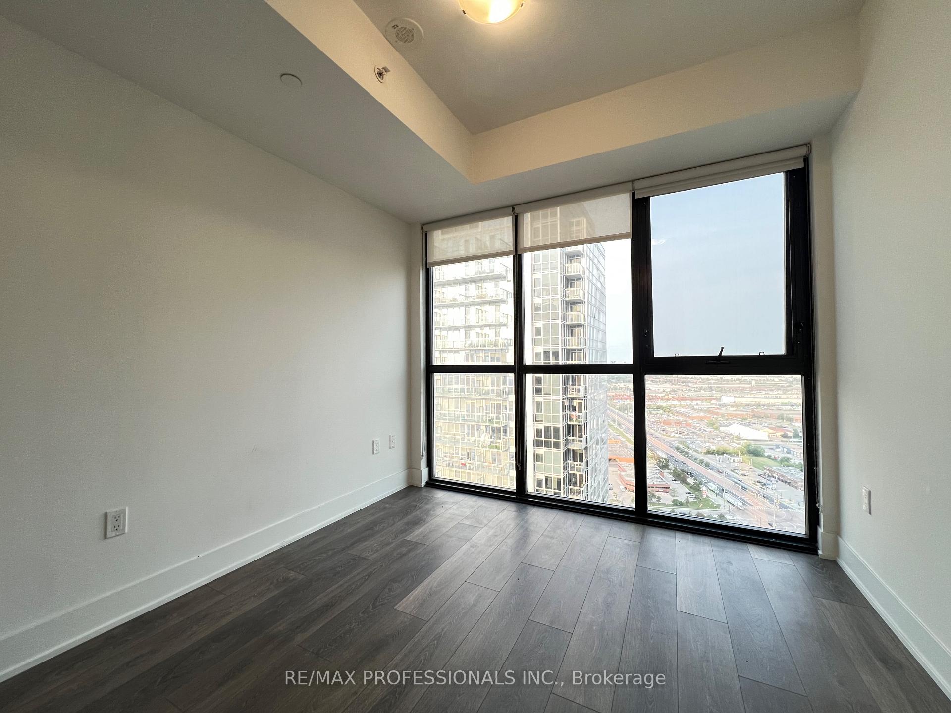 Photo 12 of 2916 Highway 7 Road, Vaughan, Concord — HOMEH