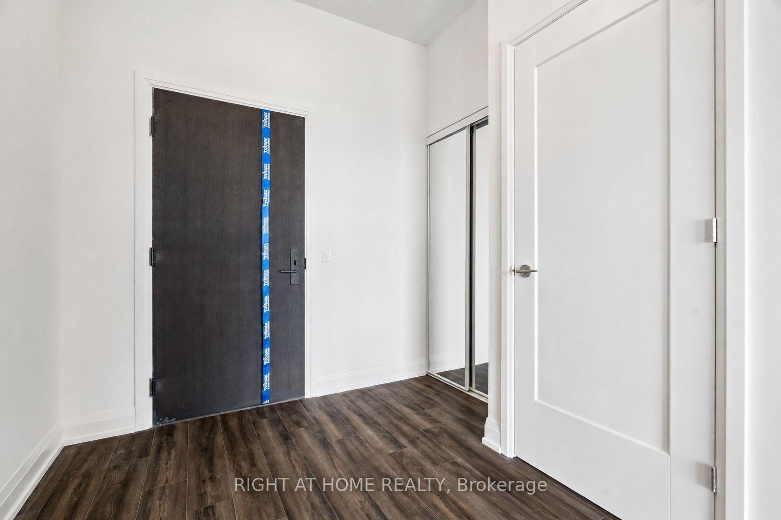 Photo 5 of 20 Soudan Avenue, Toronto, Mount Pleasant West — HOMEH