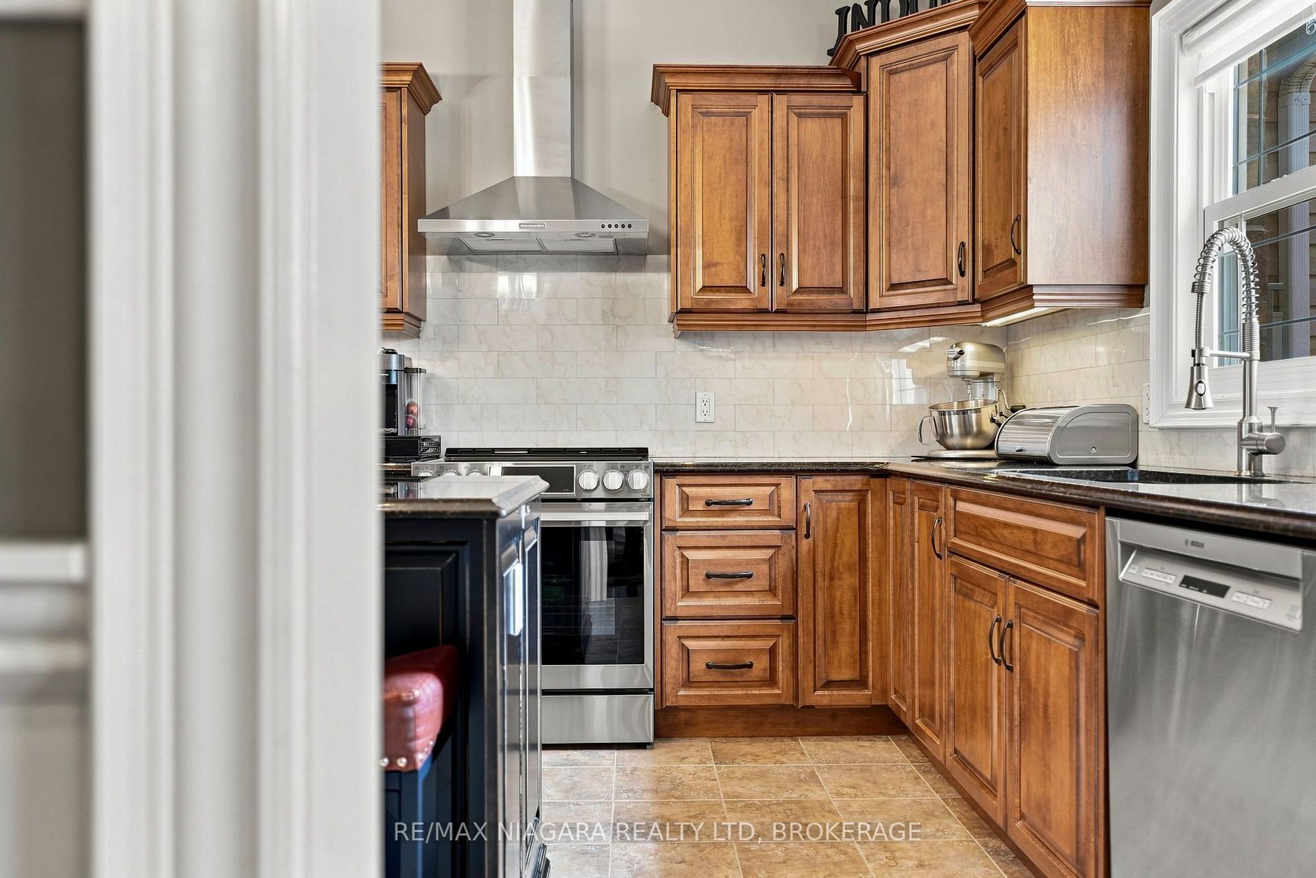 Photo 14 of 5477 Attema Crescent, West Lincoln, Bismark/Wellandport — HOMEH