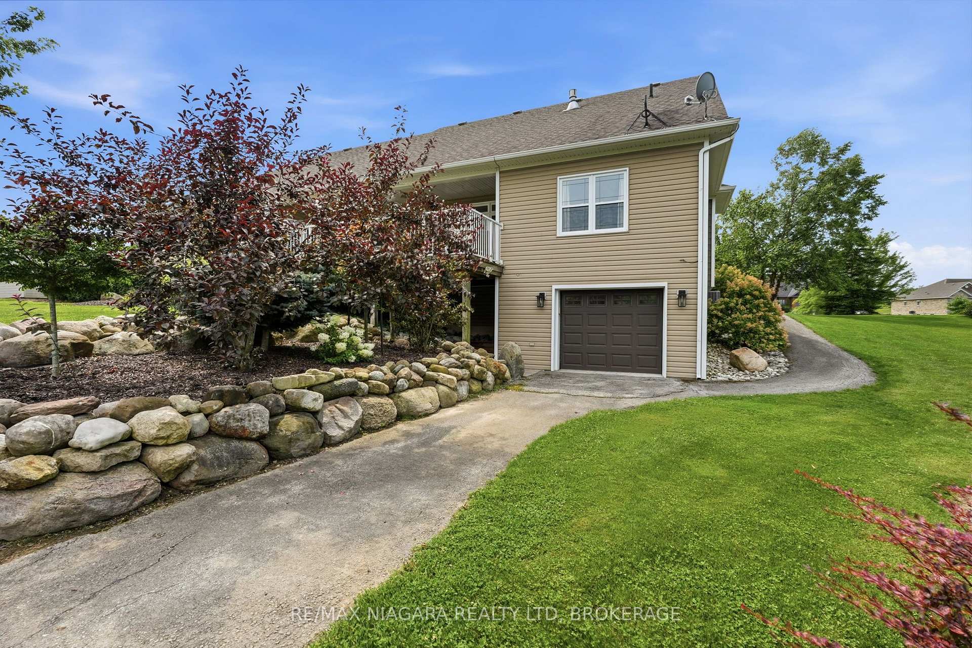 Photo 32 of 5477 Attema Crescent, West Lincoln, Bismark/Wellandport — HOMEH