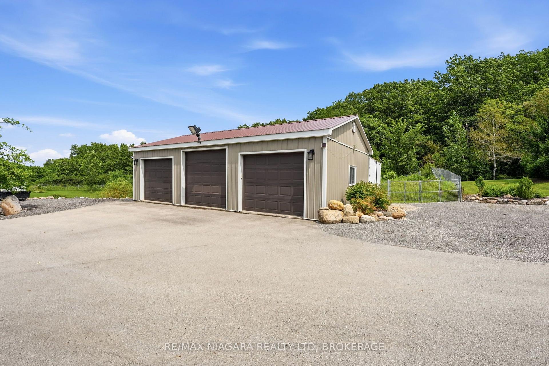Photo 36 of 5477 Attema Crescent, West Lincoln, Bismark/Wellandport — HOMEH