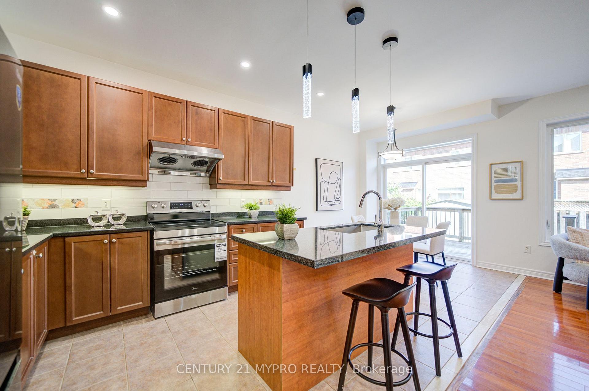 Photo 5 of 73 Pillar Rock Crescent, Markham, Victoria Manor-Jennings Gate — HOMEH