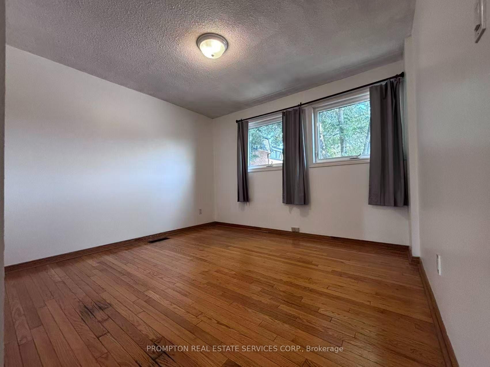 Photo 16 of 22 Poplar Crescent, Aurora, Aurora Highlands — HOMEH