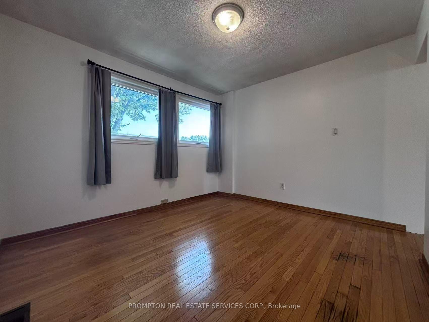 Photo 18 of 22 Poplar Crescent, Aurora, Aurora Highlands — HOMEH