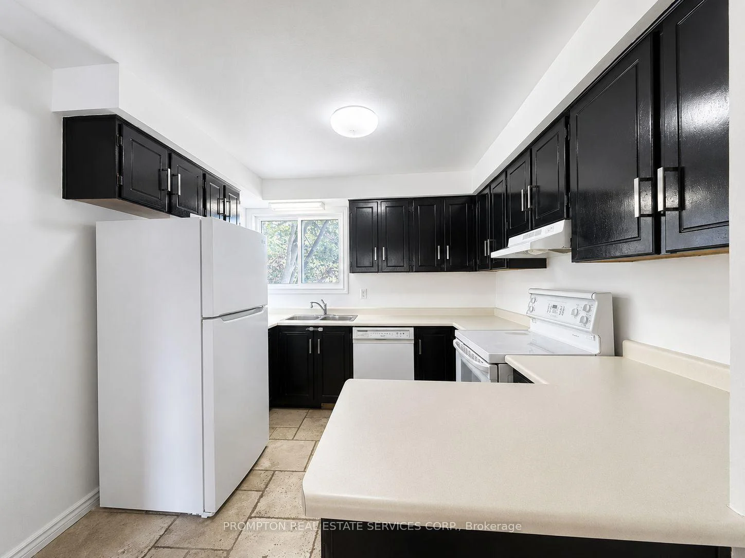 Photo 15 of 22 Poplar Crescent, Aurora, Aurora Highlands — HOMEH