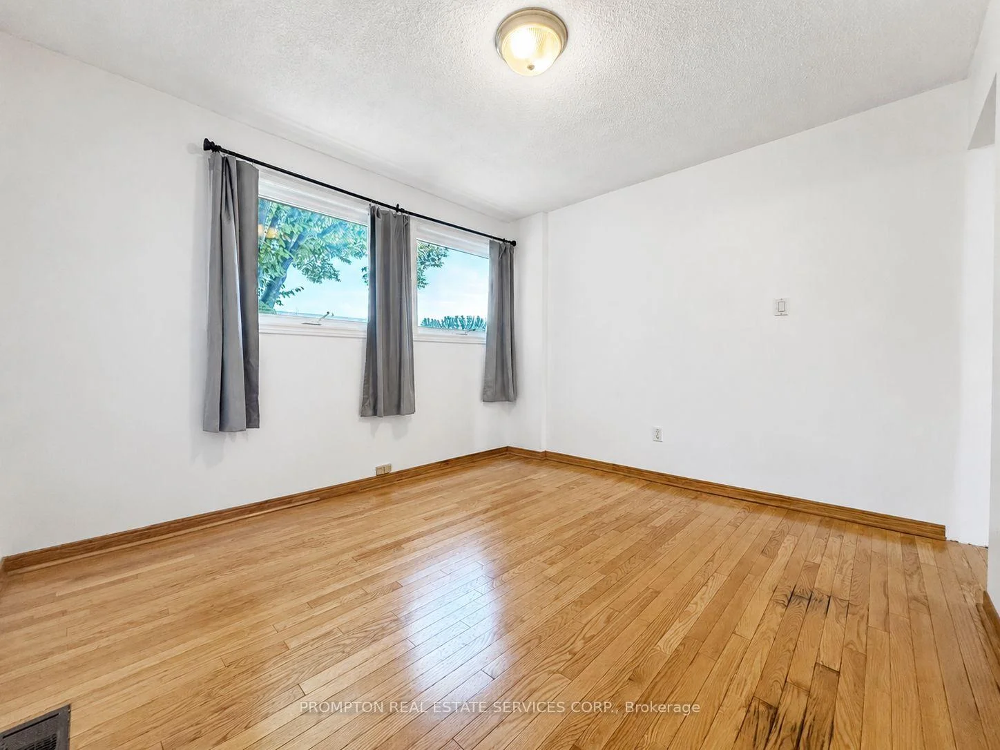 Photo 19 of 22 Poplar Crescent, Aurora, Aurora Highlands — HOMEH