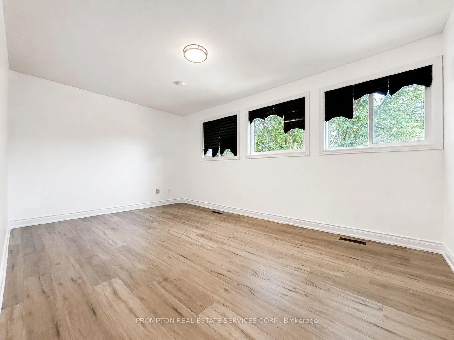 Photo 31 of 22 Poplar Crescent, Aurora, Aurora Highlands — HOMEH