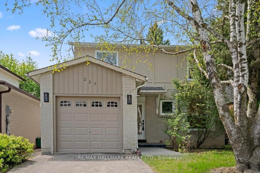 Front of 227-BASEMENT Thoms Crescent