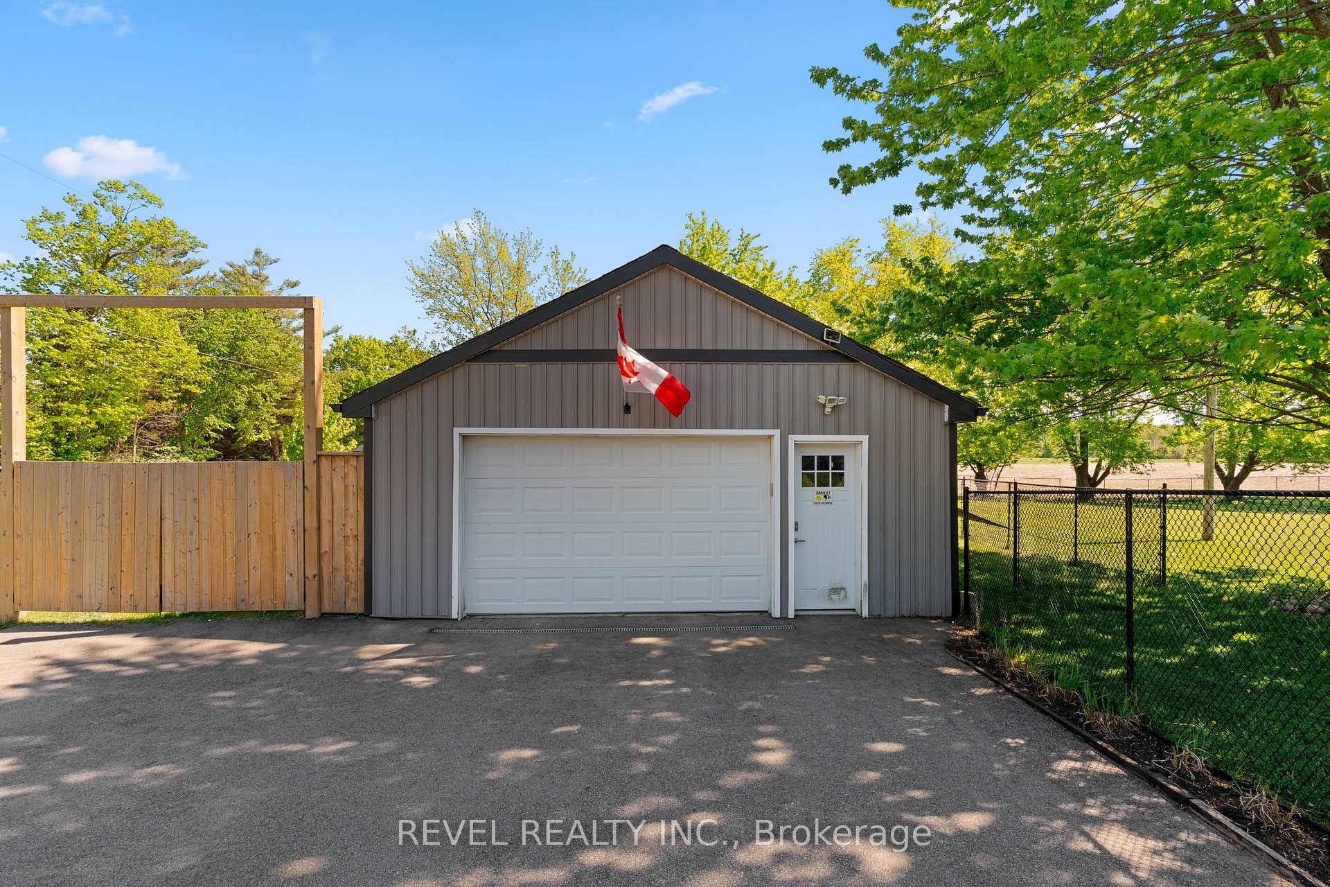 Photo 3 of 6537 9 County Road, Clearview, Rural Clearview — HOMEH