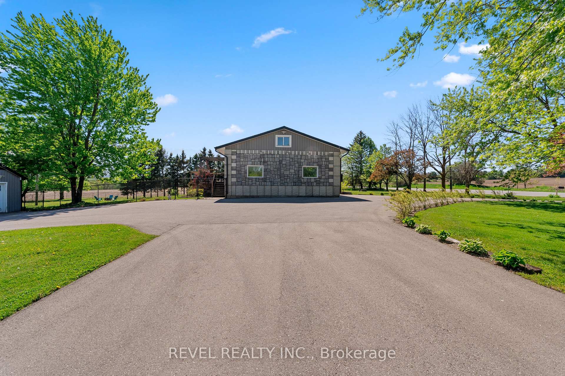 Photo 25 of 6537 9 County Road, Clearview, Rural Clearview — HOMEH