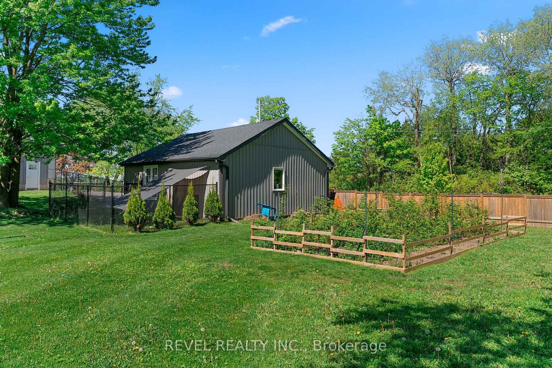 Photo 31 of 6537 9 County Road, Clearview, Rural Clearview — HOMEH
