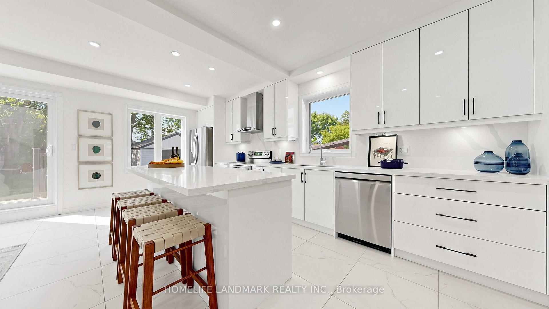 Photo 34 of 88 Waniska Avenue, Etobicoke, Stonegate-Queensway — HOMEH