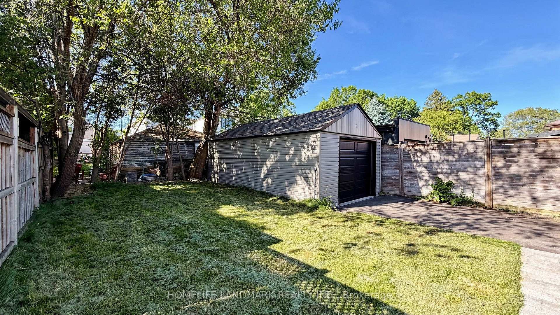 Photo 90 of 88 Waniska Avenue, Etobicoke, Stonegate-Queensway — HOMEH