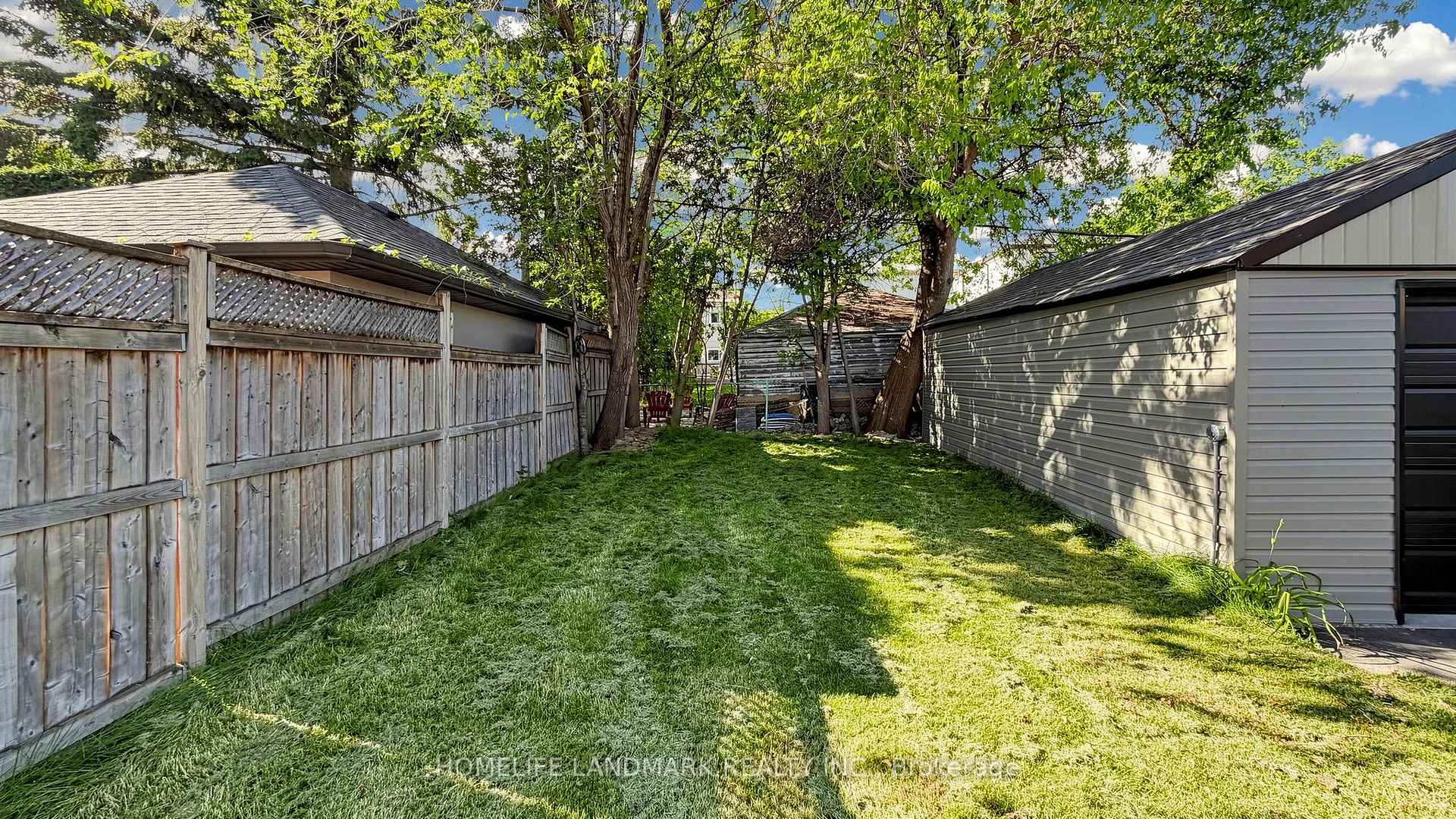 Photo 92 of 88 Waniska Avenue, Etobicoke, Stonegate-Queensway — HOMEH