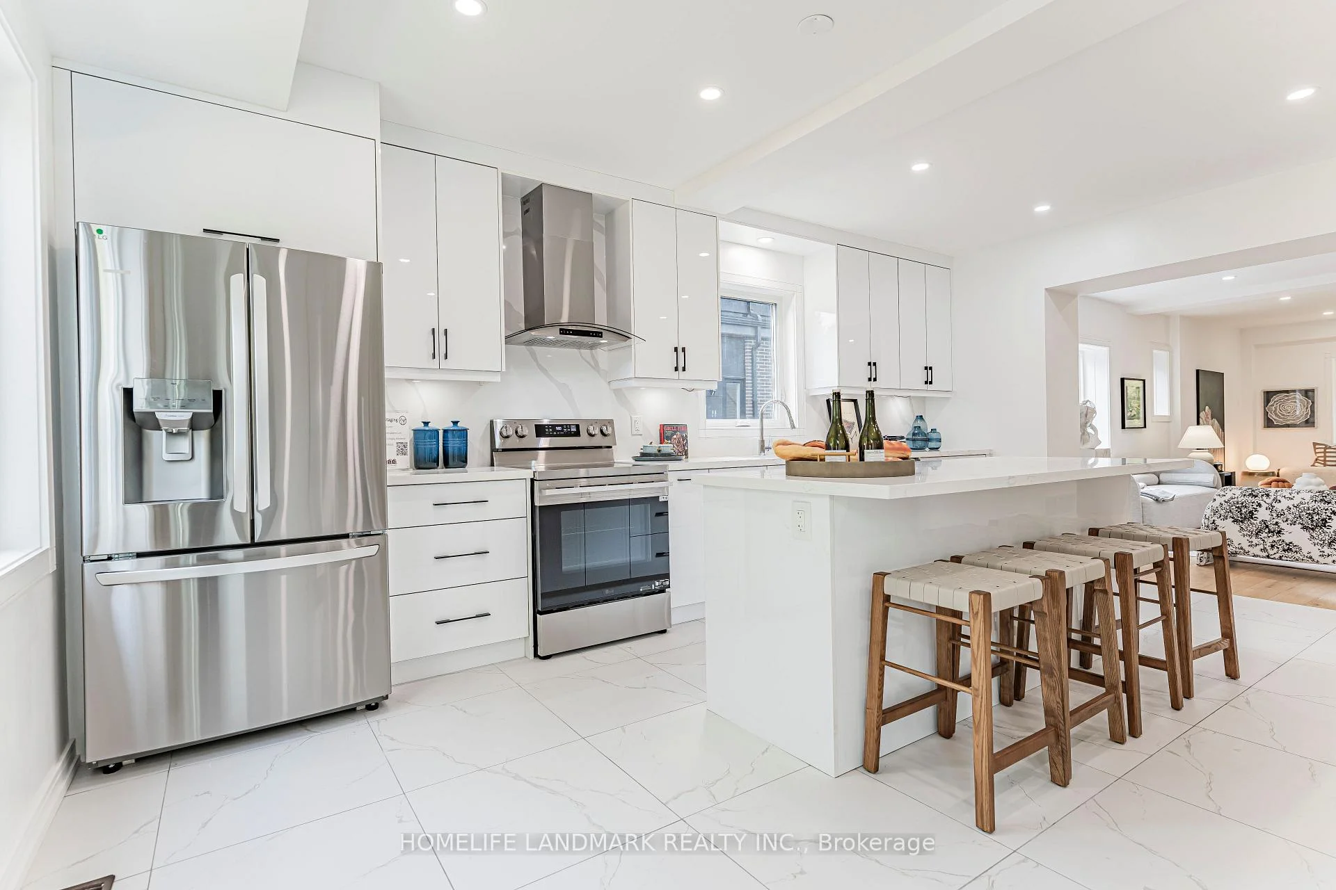 Photo 19 of 88 Waniska Avenue, Etobicoke, Stonegate-Queensway — HOMEH