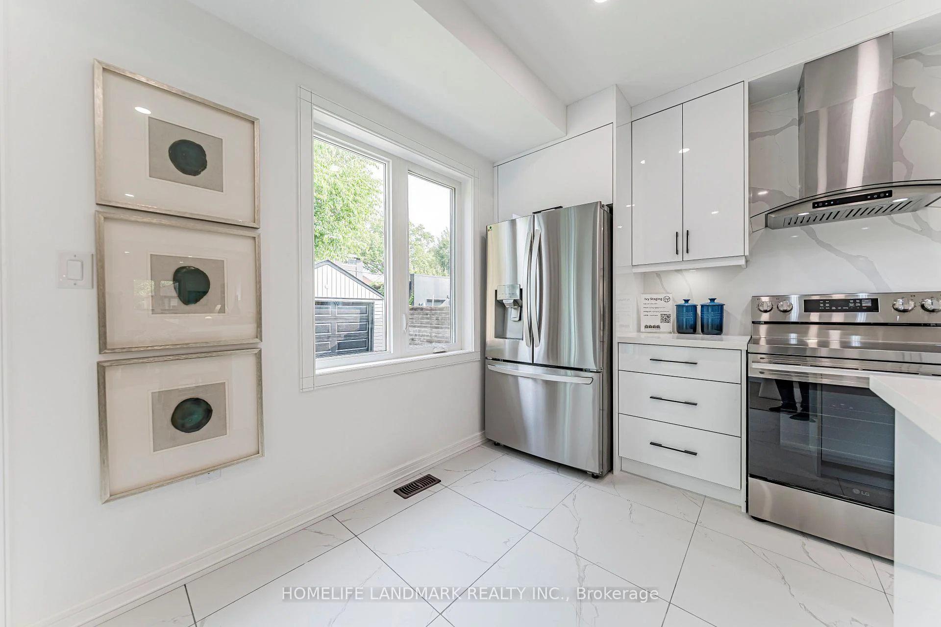 Photo 23 of 88 Waniska Avenue, Etobicoke, Stonegate-Queensway — HOMEH