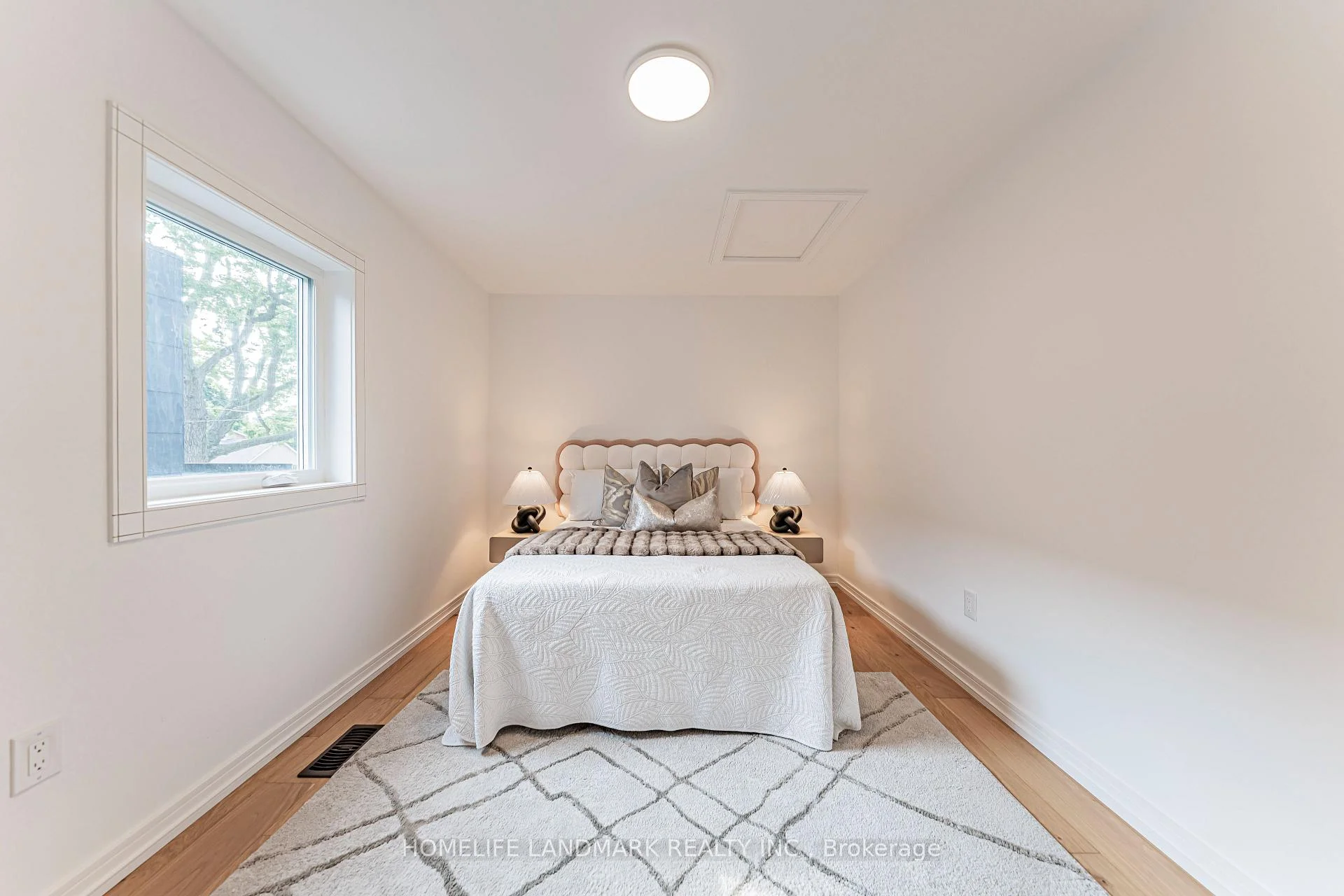 Photo 39 of 88 Waniska Avenue, Etobicoke, Stonegate-Queensway — HOMEH