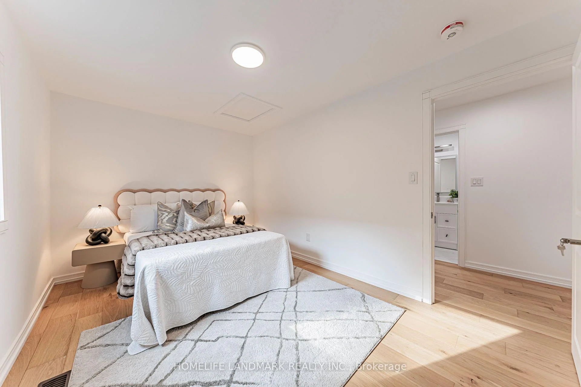 Photo 41 of 88 Waniska Avenue, Etobicoke, Stonegate-Queensway — HOMEH