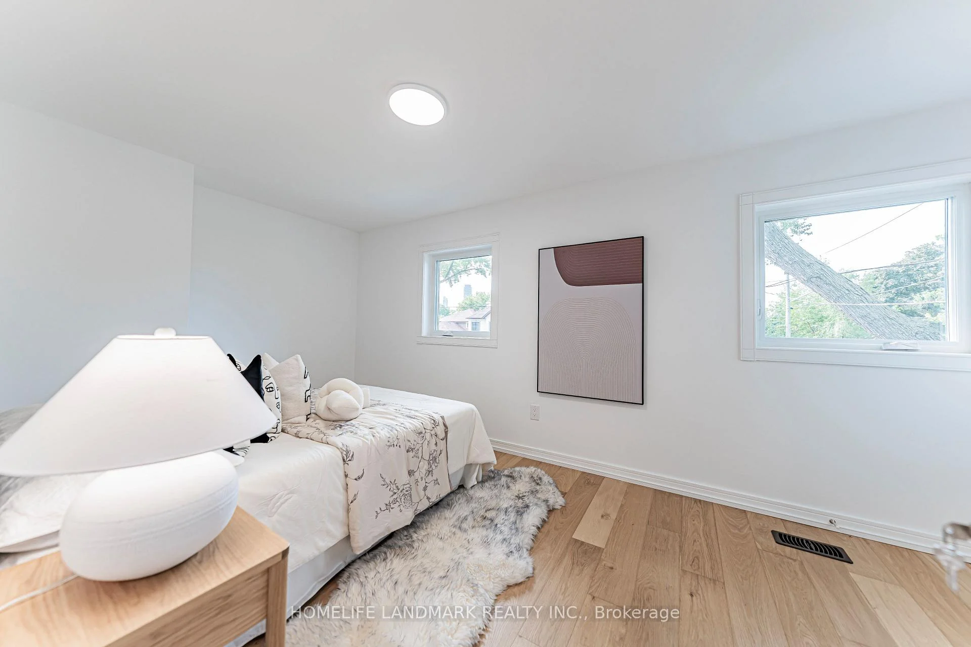 Photo 45 of 88 Waniska Avenue, Etobicoke, Stonegate-Queensway — HOMEH