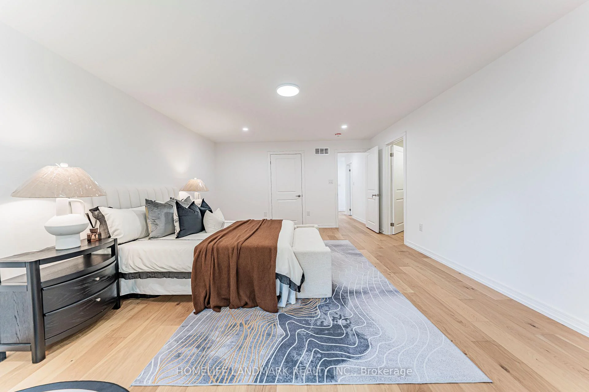 Photo 55 of 88 Waniska Avenue, Etobicoke, Stonegate-Queensway — HOMEH