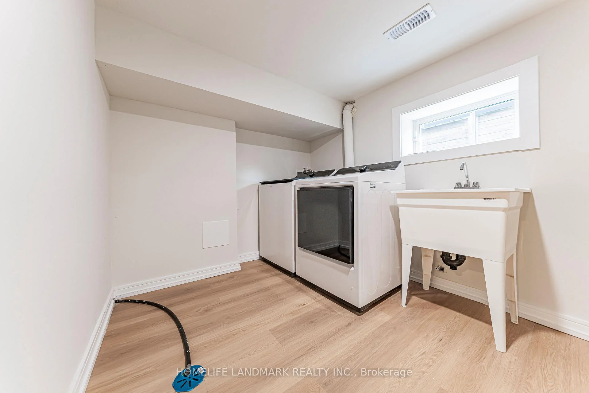 Photo 73 of 88 Waniska Avenue, Etobicoke, Stonegate-Queensway — HOMEH