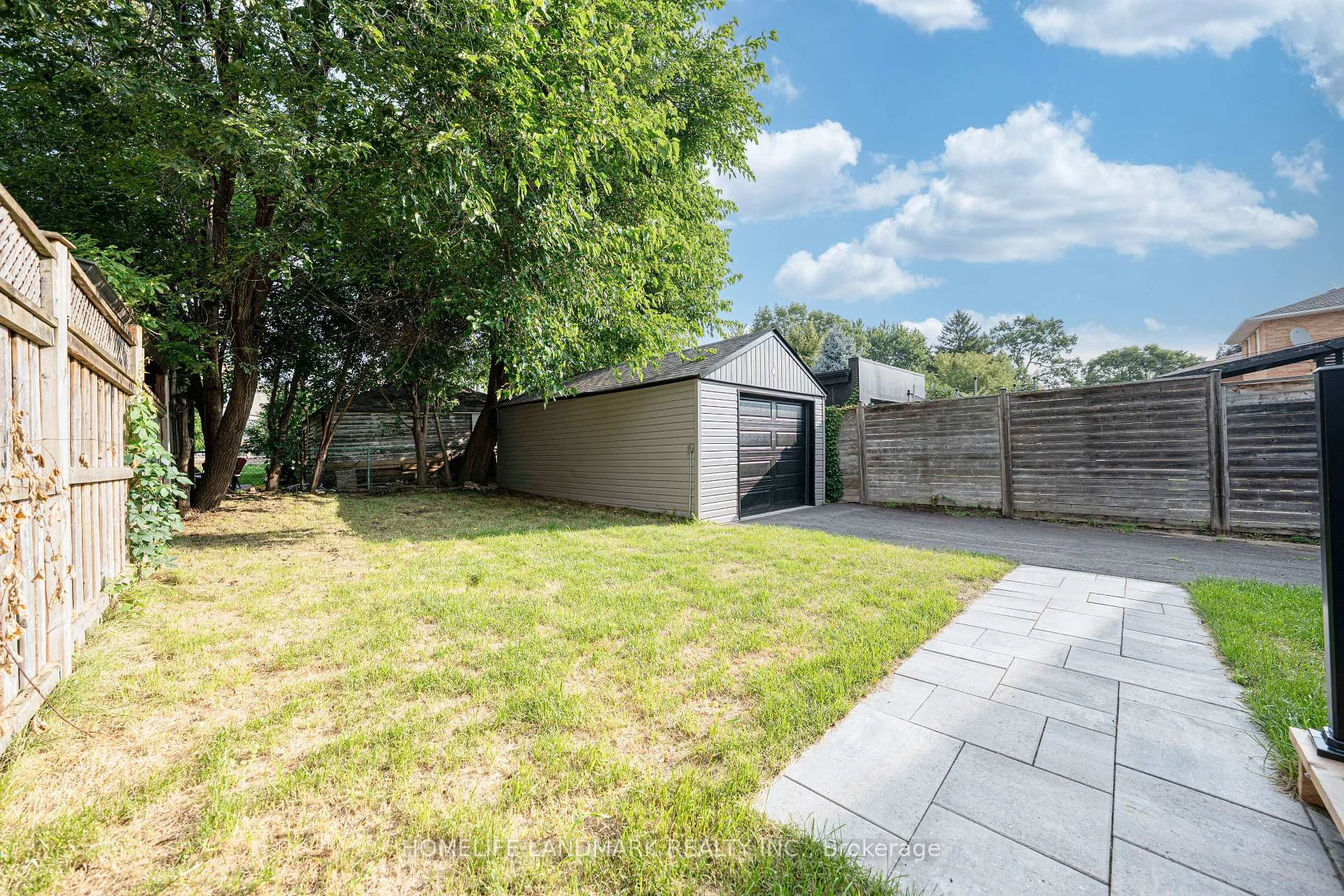Photo 79 of 88 Waniska Avenue, Etobicoke, Stonegate-Queensway — HOMEH