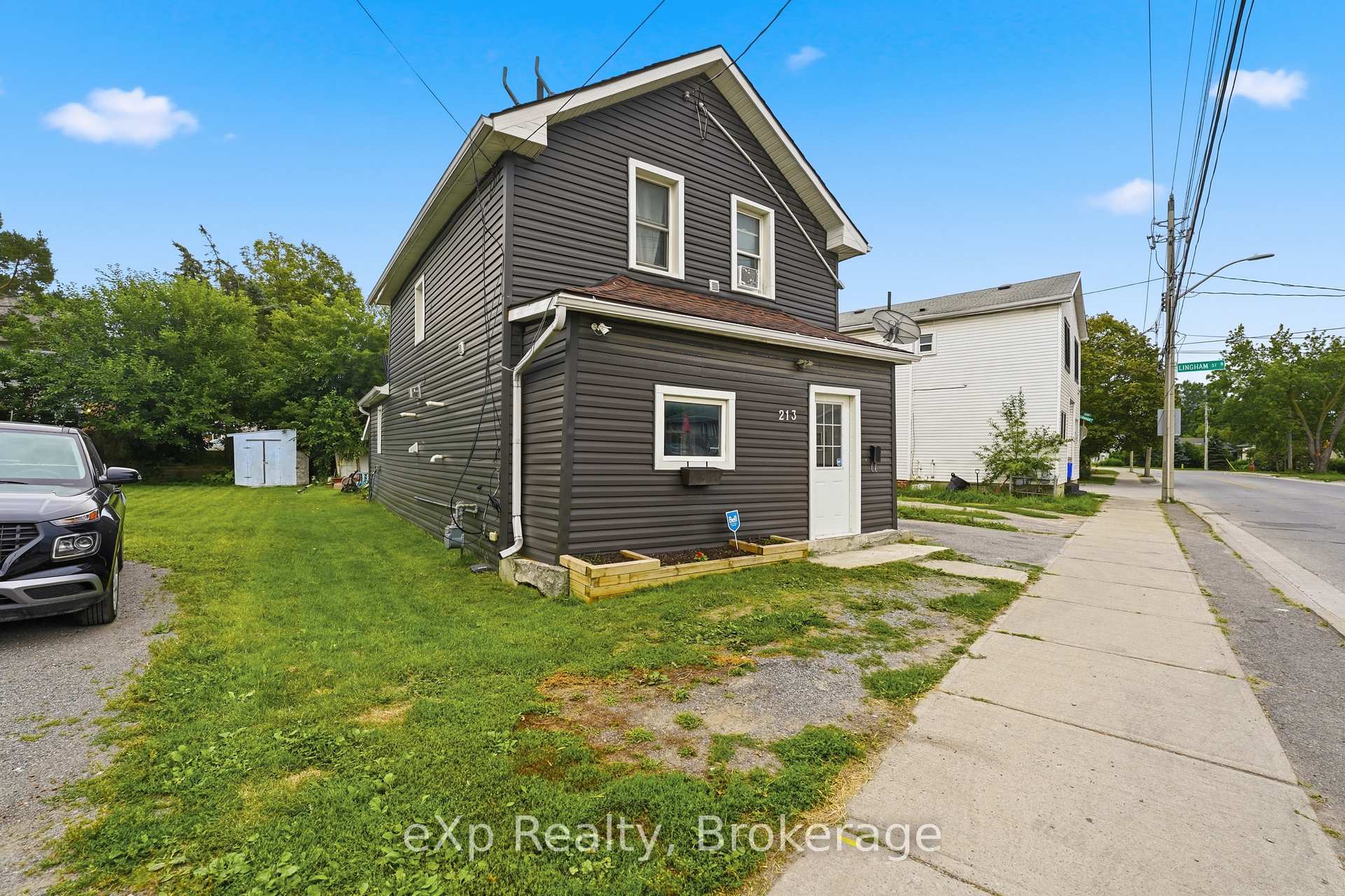 Photo 2 of 213 Station Street, Belleville, Belleville Ward — HOMEH