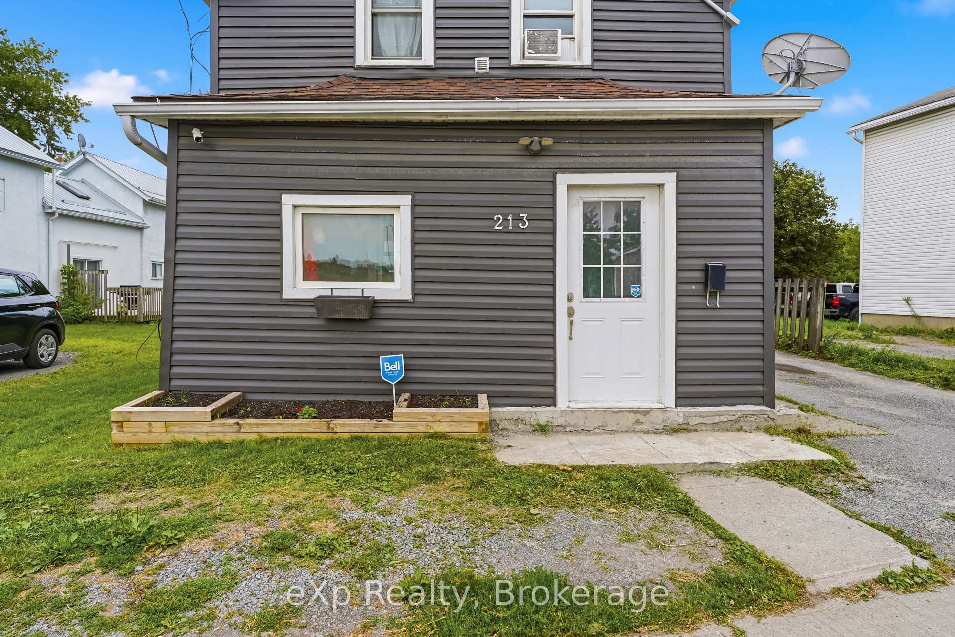 Photo 4 of 213 Station Street, Belleville, Belleville Ward — HOMEH