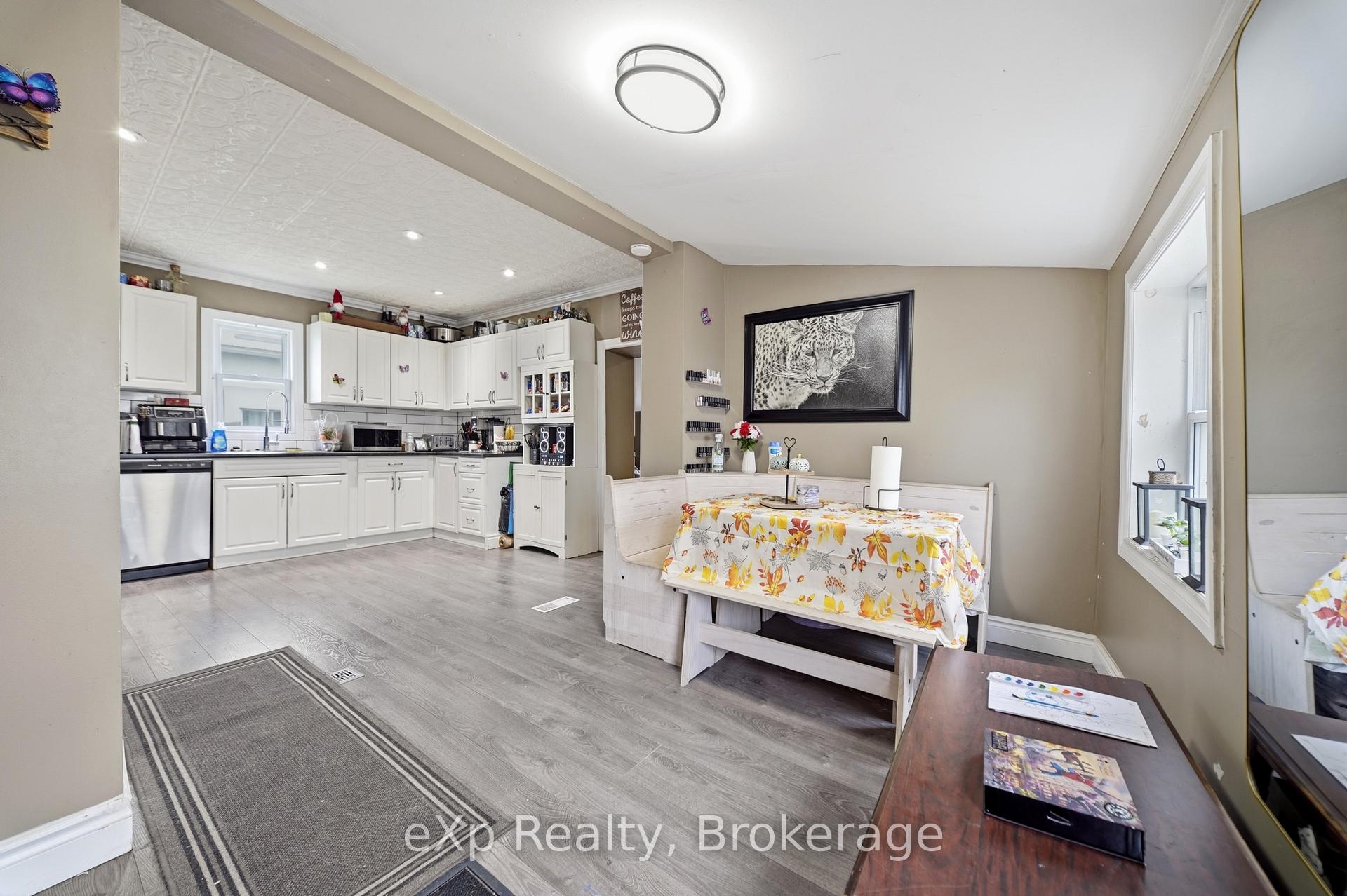 Photo 7 of 213 Station Street, Belleville, Belleville Ward — HOMEH
