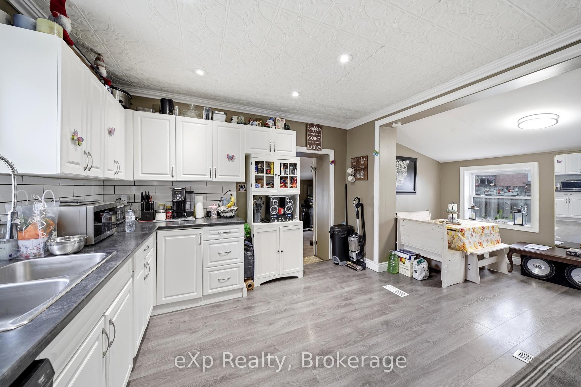 Photo 10 of 213 Station Street, Belleville, Belleville Ward — HOMEH