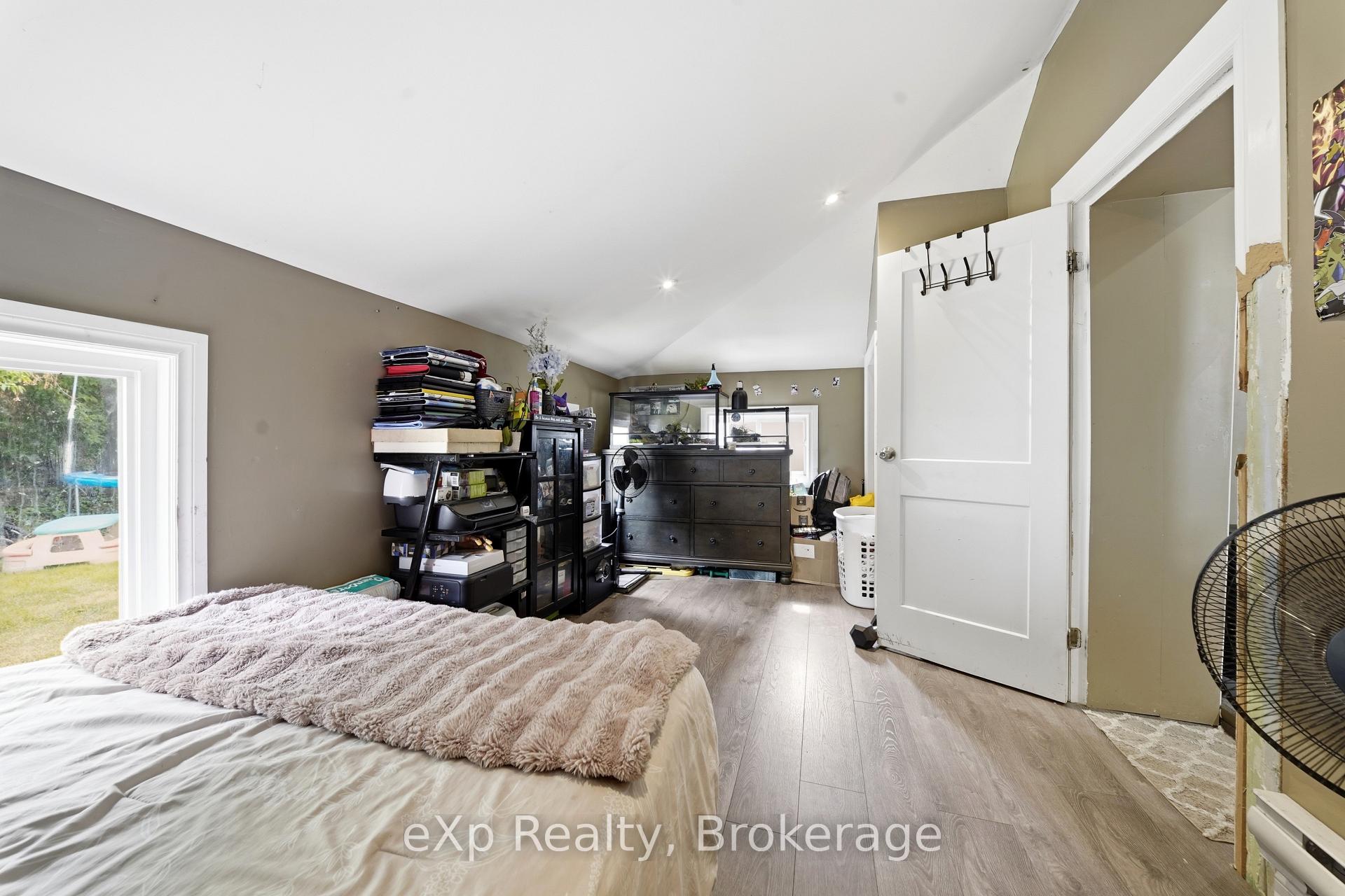 Photo 12 of 213 Station Street, Belleville, Belleville Ward — HOMEH