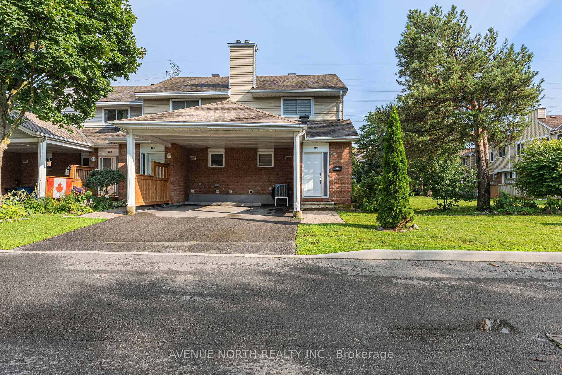 Photo 1 of 104 Bannerhill Private, Ottawa, Heron Gate/Industrial Park — HOMEH