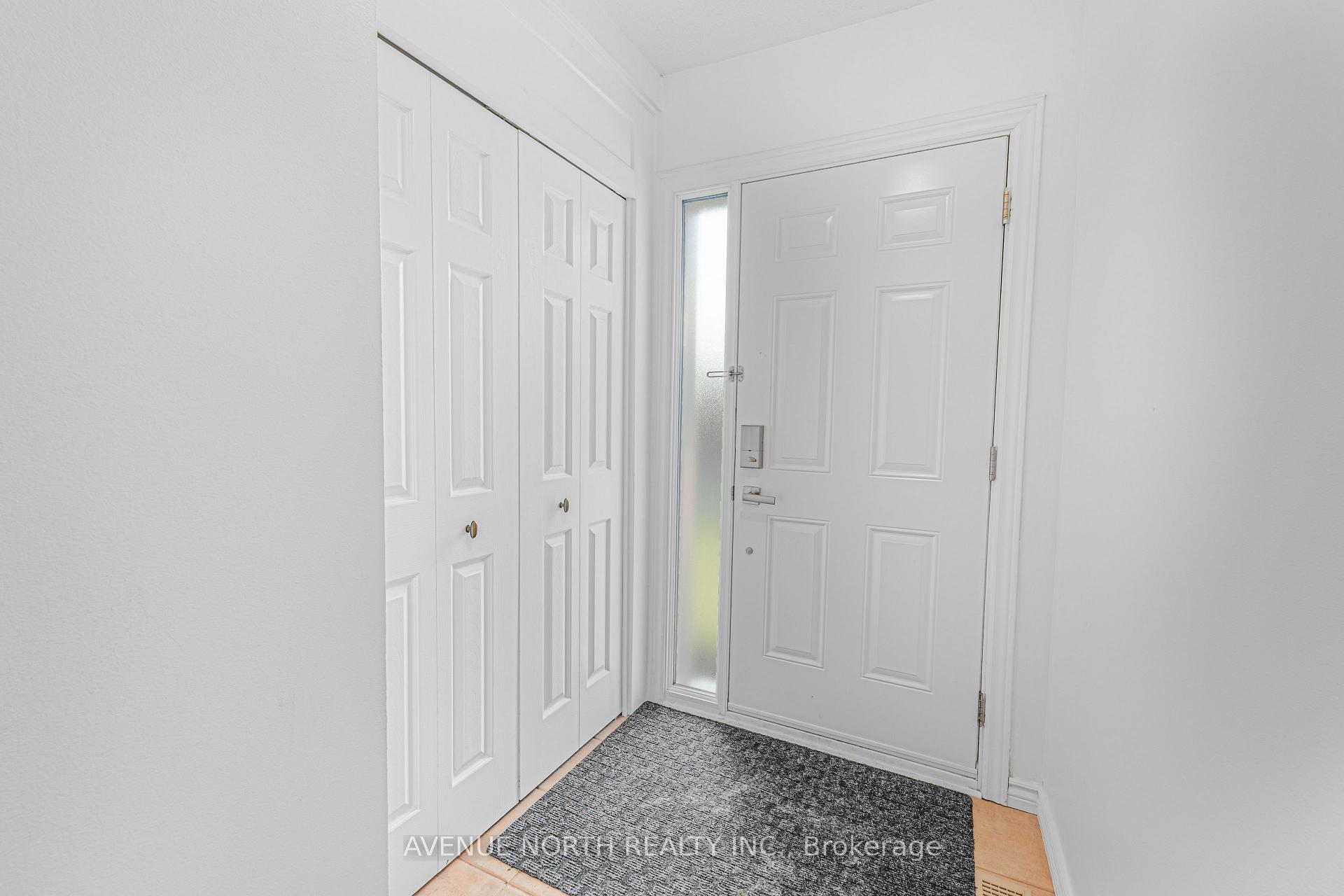 Photo 3 of 104 Bannerhill Private, Ottawa, Heron Gate/Industrial Park — HOMEH