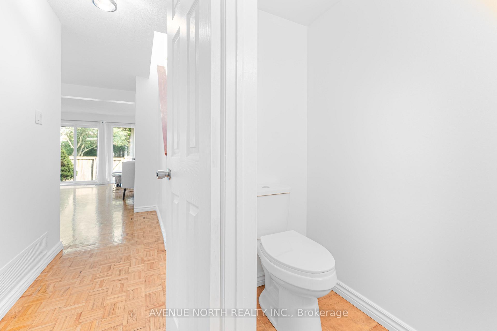 Photo 4 of 104 Bannerhill Private, Ottawa, Heron Gate/Industrial Park — HOMEH