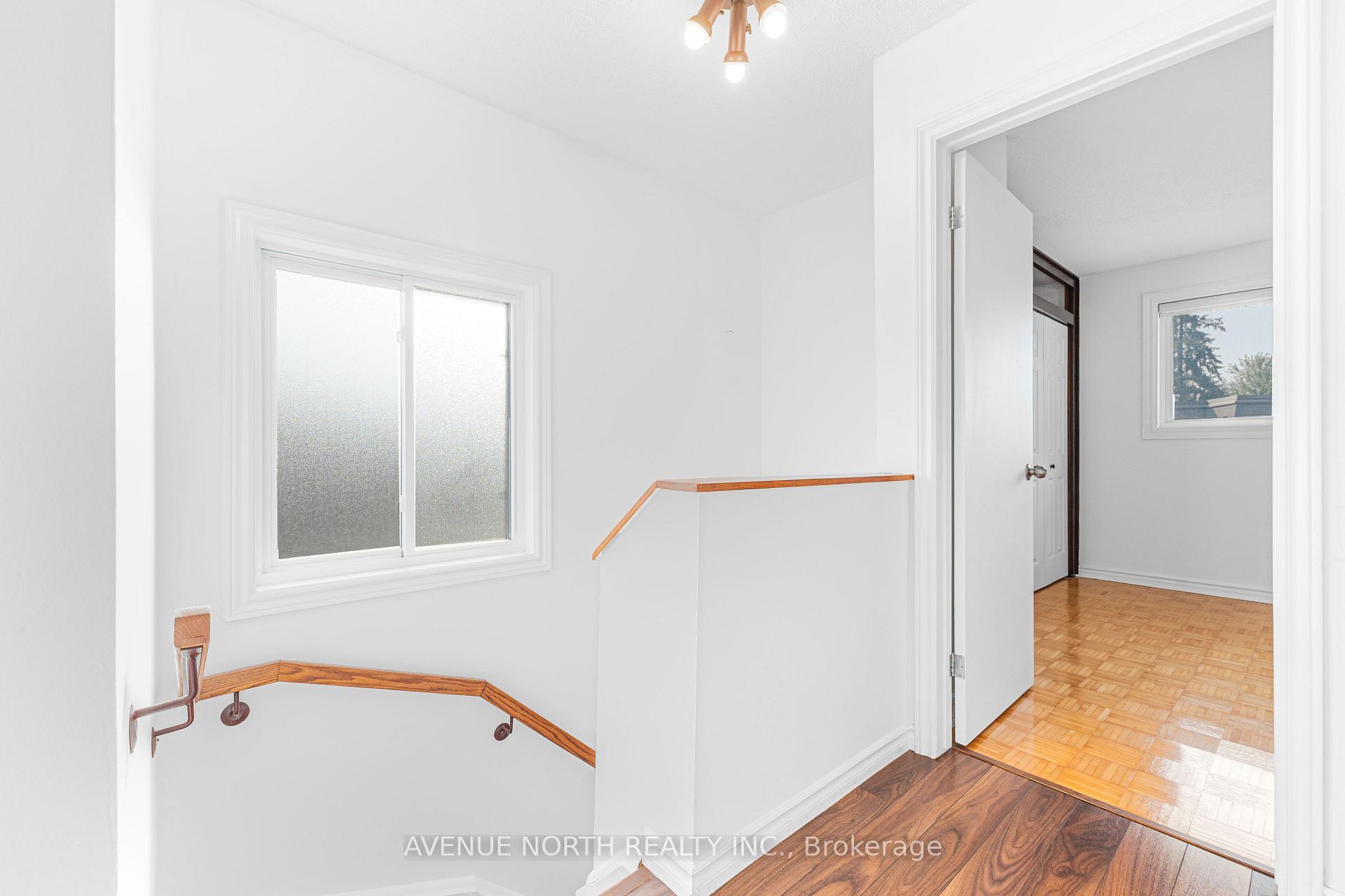 Photo 11 of 104 Bannerhill Private, Ottawa, Heron Gate/Industrial Park — HOMEH