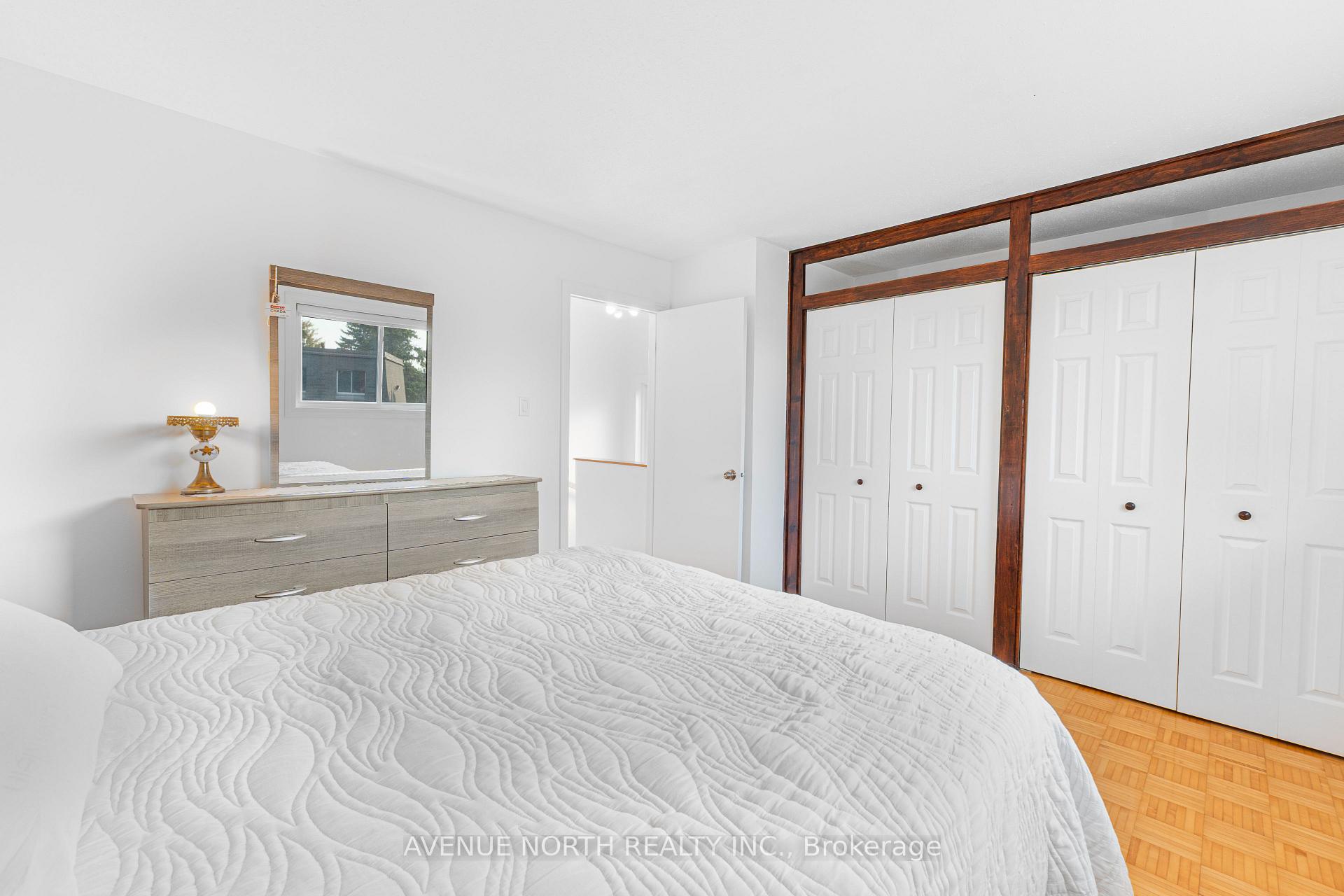 Photo 13 of 104 Bannerhill Private, Ottawa, Heron Gate/Industrial Park — HOMEH