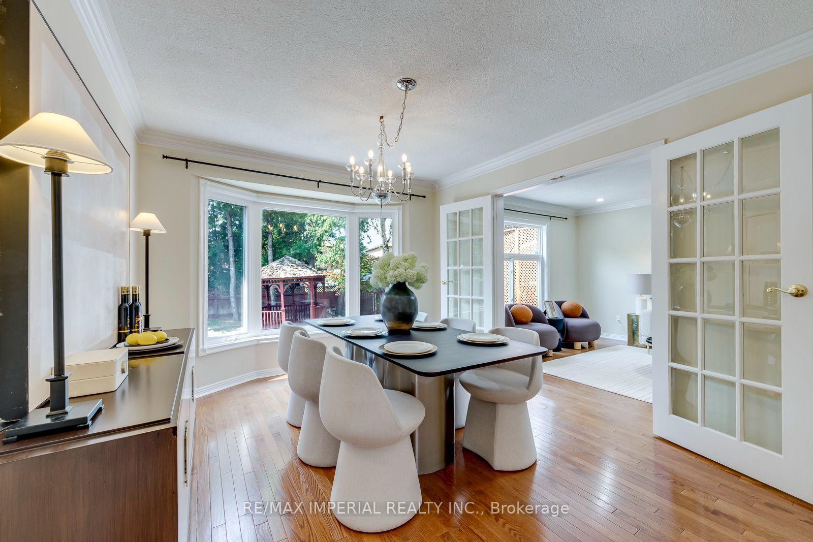 Photo 11 of 4303 Mayflower Drive, Mississauga, Hurontario — HOMEH
