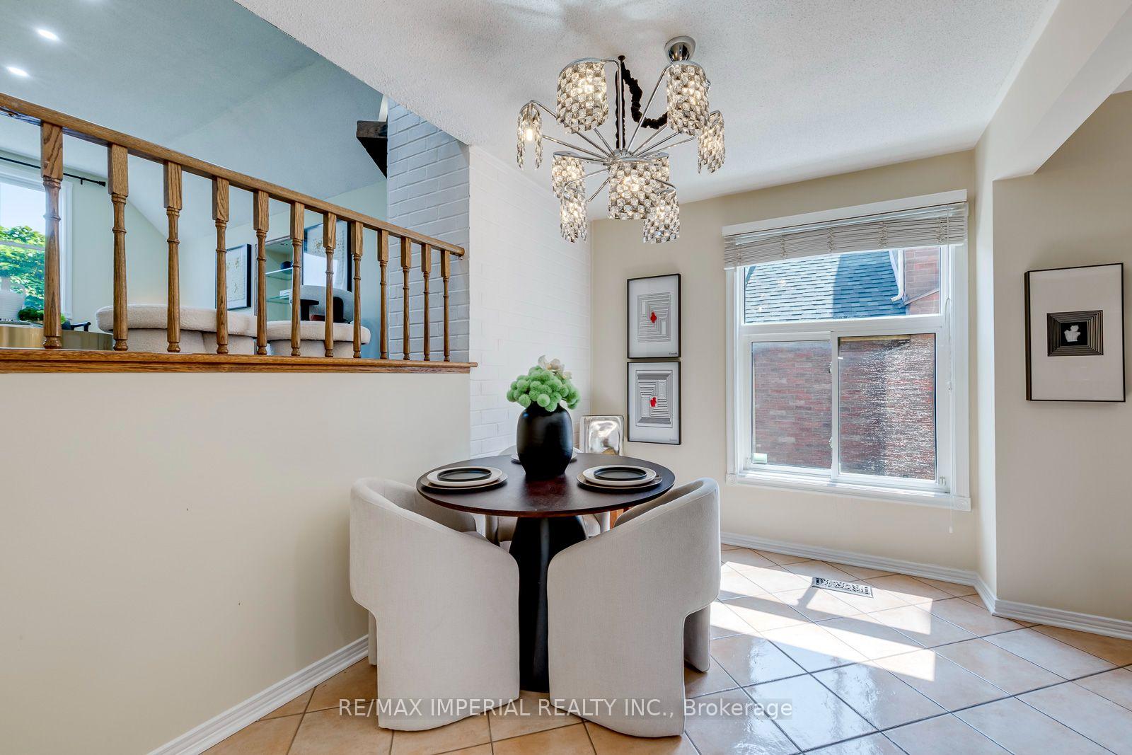 Photo 18 of 4303 Mayflower Drive, Mississauga, Hurontario — HOMEH