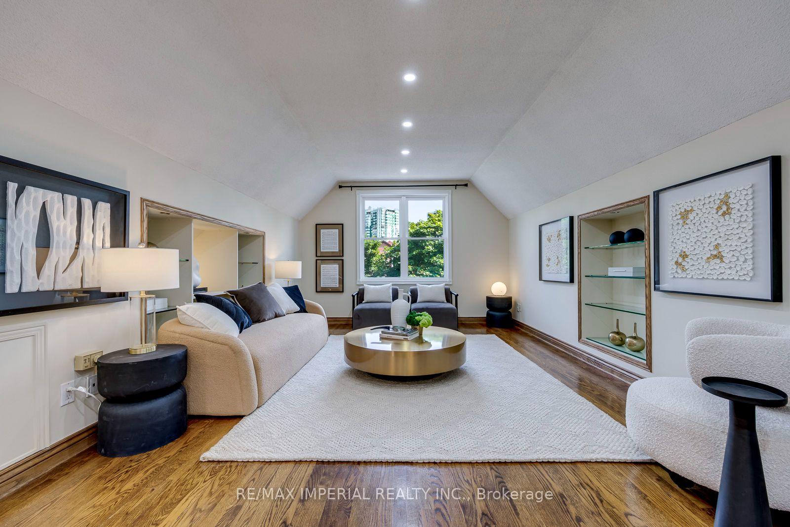 Photo 22 of 4303 Mayflower Drive, Mississauga, Hurontario — HOMEH