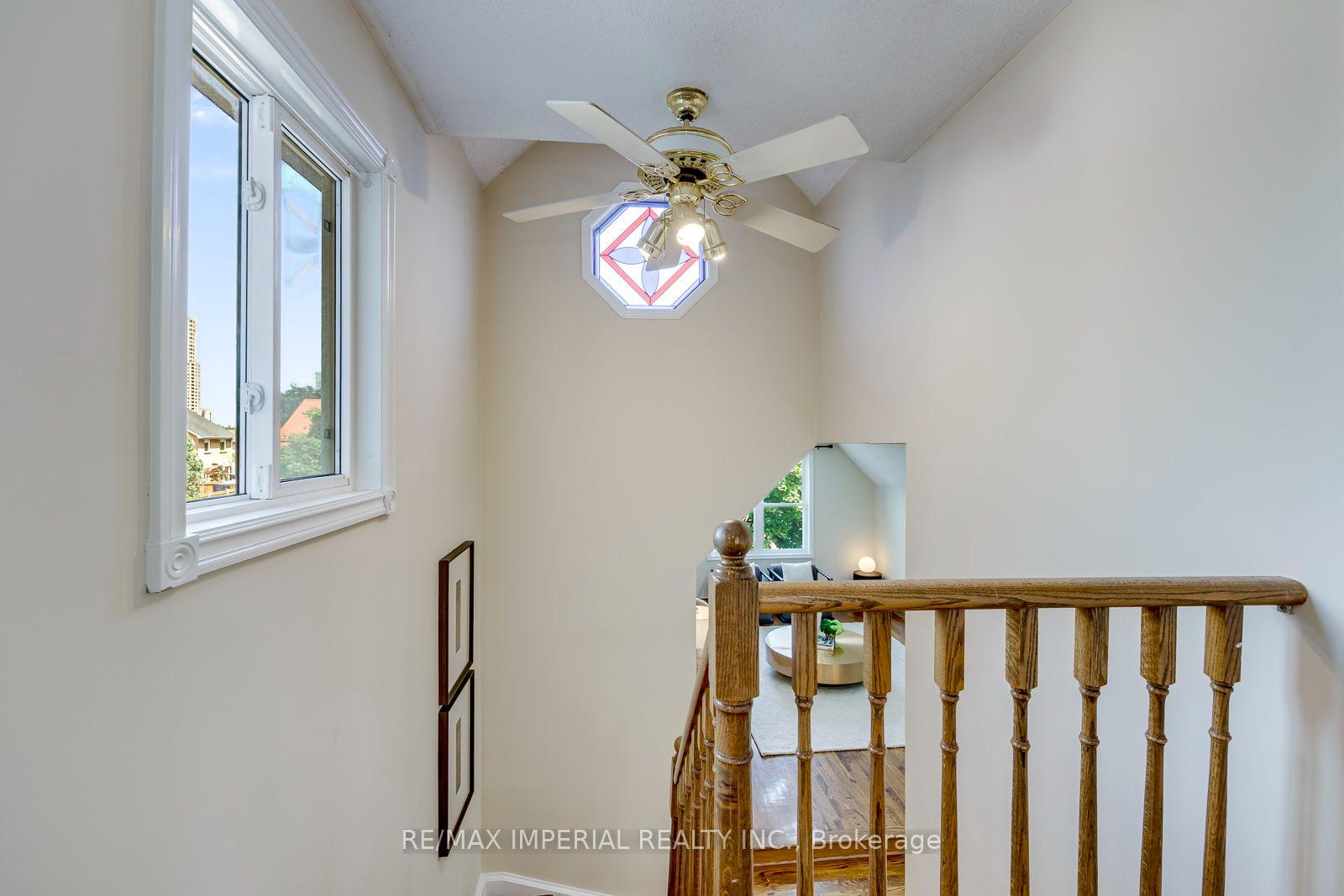 Photo 26 of 4303 Mayflower Drive, Mississauga, Hurontario — HOMEH