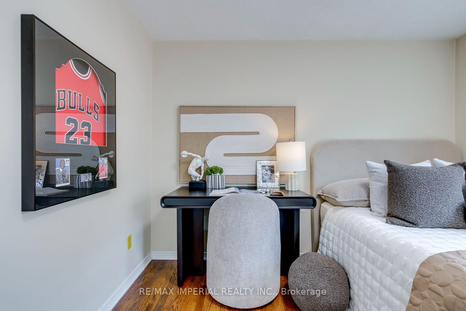 Photo 34 of 4303 Mayflower Drive, Mississauga, Hurontario — HOMEH