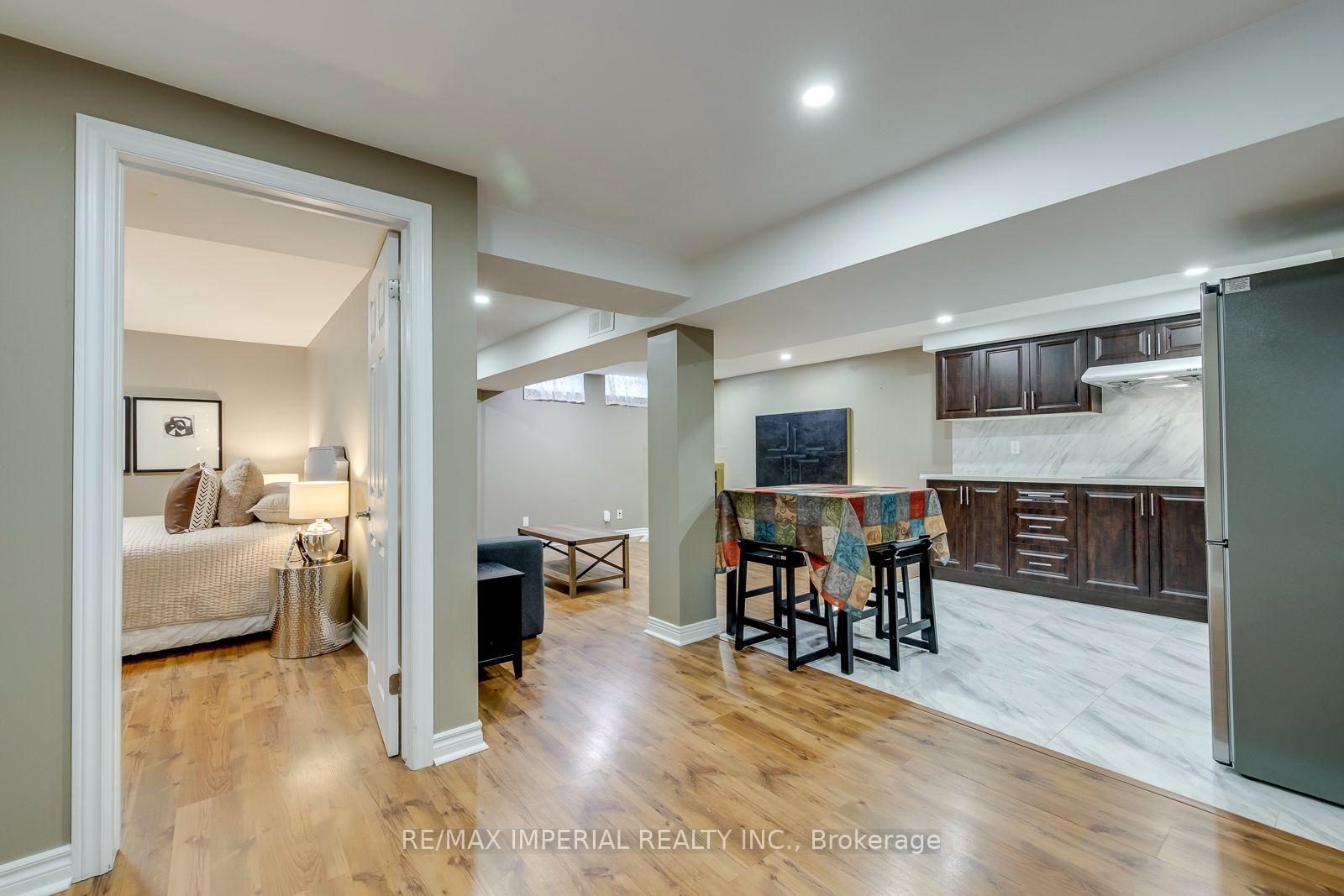Photo 40 of 4303 Mayflower Drive, Mississauga, Hurontario — HOMEH