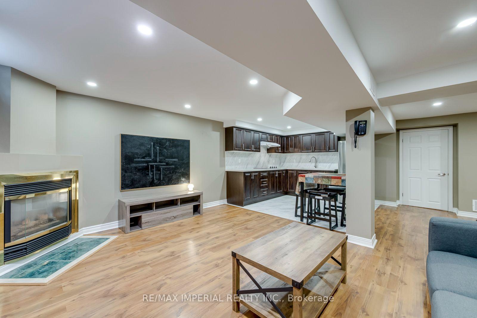 Photo 43 of 4303 Mayflower Drive, Mississauga, Hurontario — HOMEH