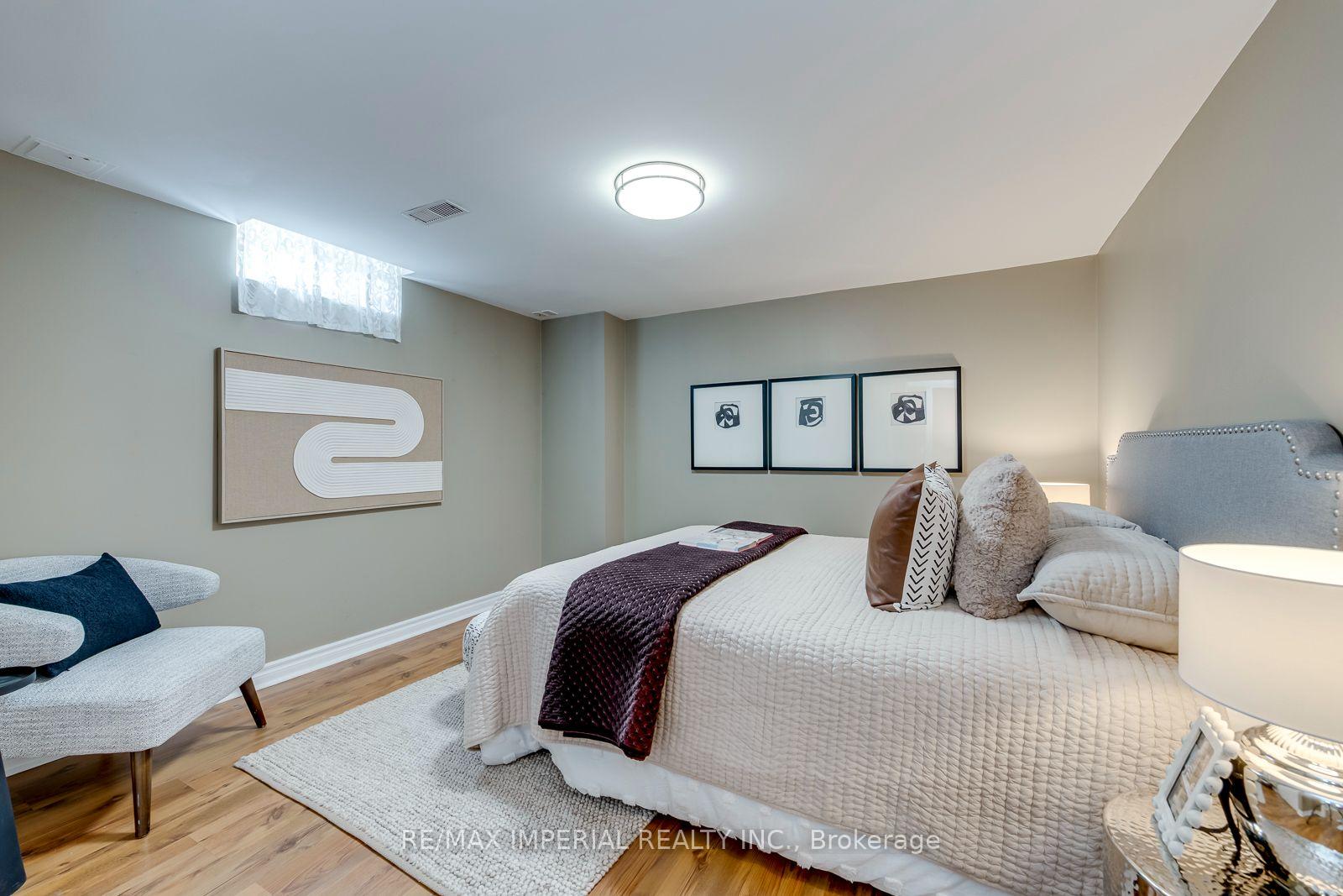 Photo 44 of 4303 Mayflower Drive, Mississauga, Hurontario — HOMEH