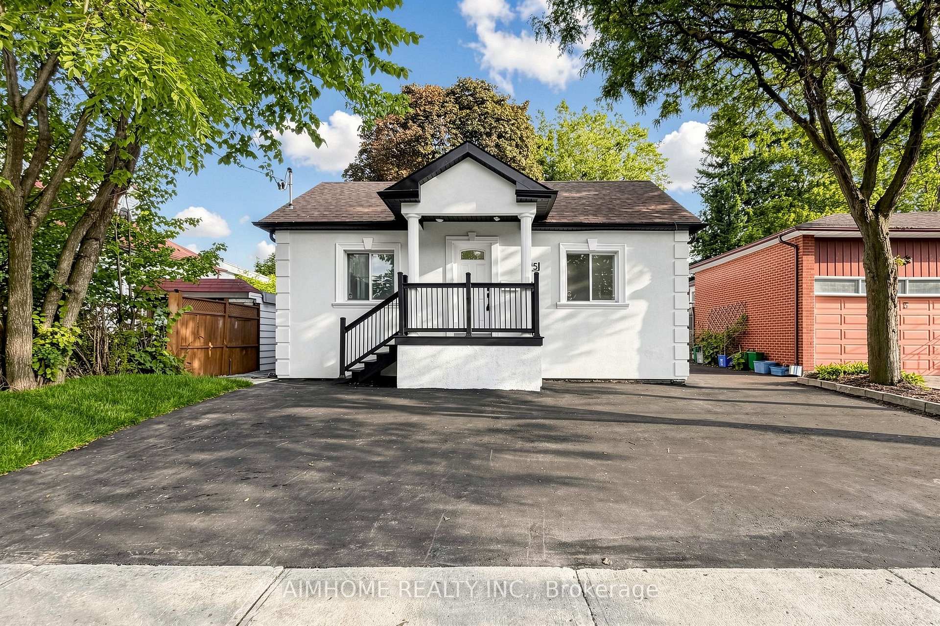 Photo 1 of 95 Steeles Avenue E, North York, Newtonbrook East — HOMEH