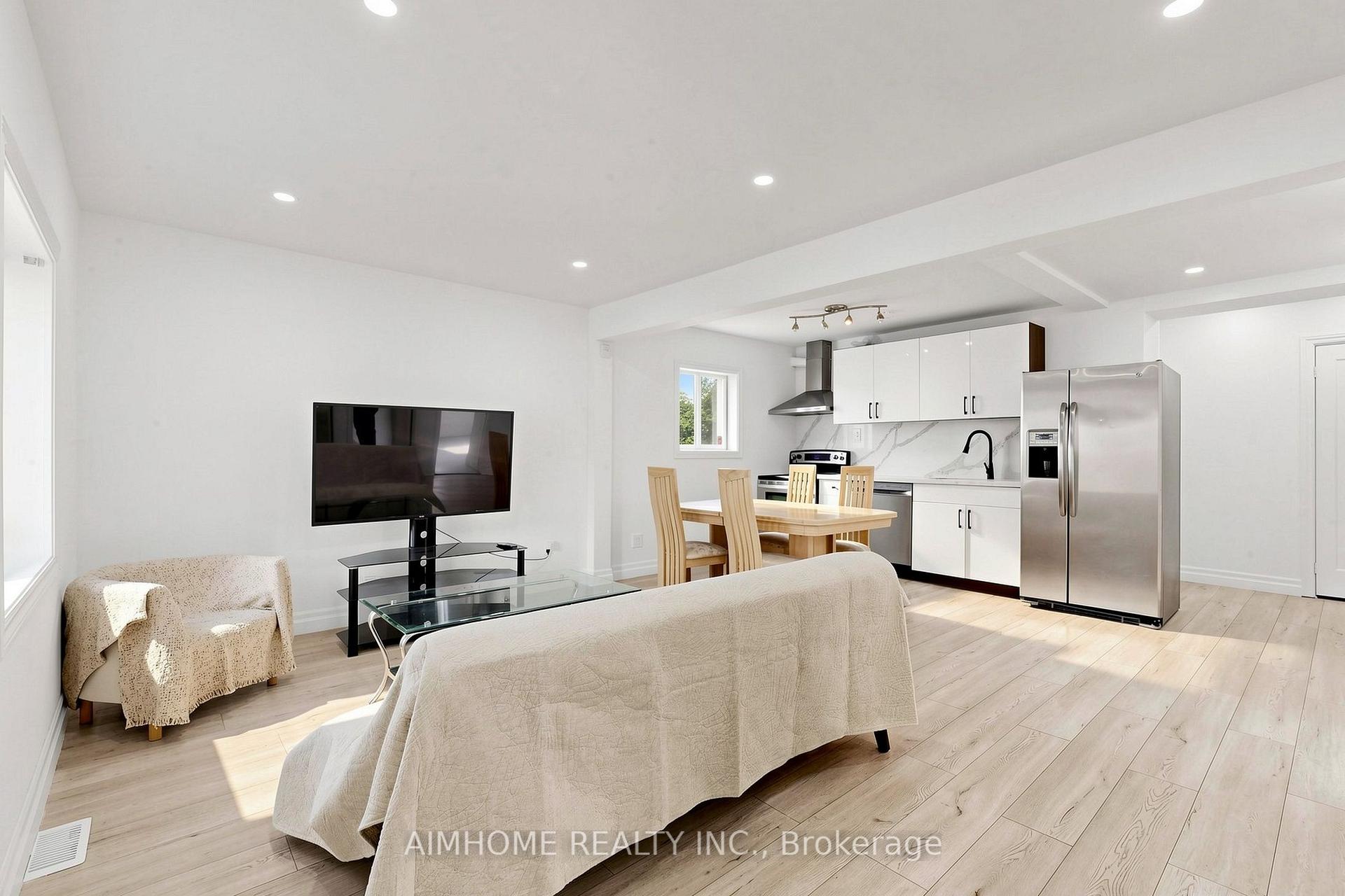 Photo 7 of 95 Steeles Avenue E, North York, Newtonbrook East — HOMEH