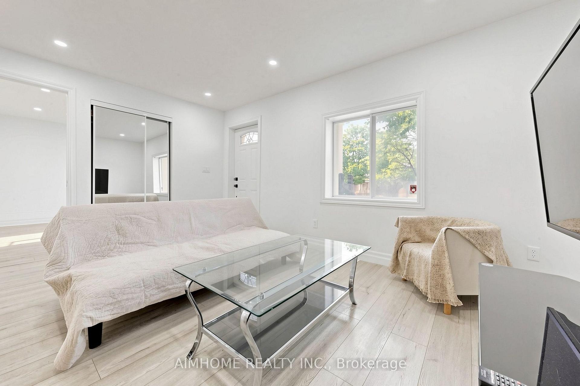 Photo 11 of 95 Steeles Avenue E, North York, Newtonbrook East — HOMEH