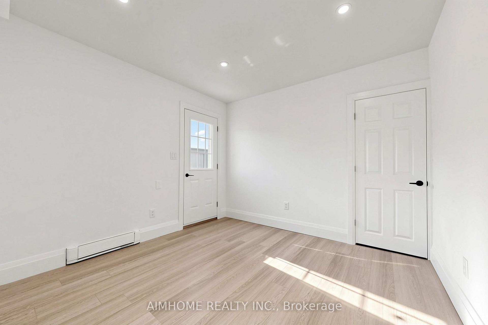 Photo 20 of 95 Steeles Avenue E, North York, Newtonbrook East — HOMEH