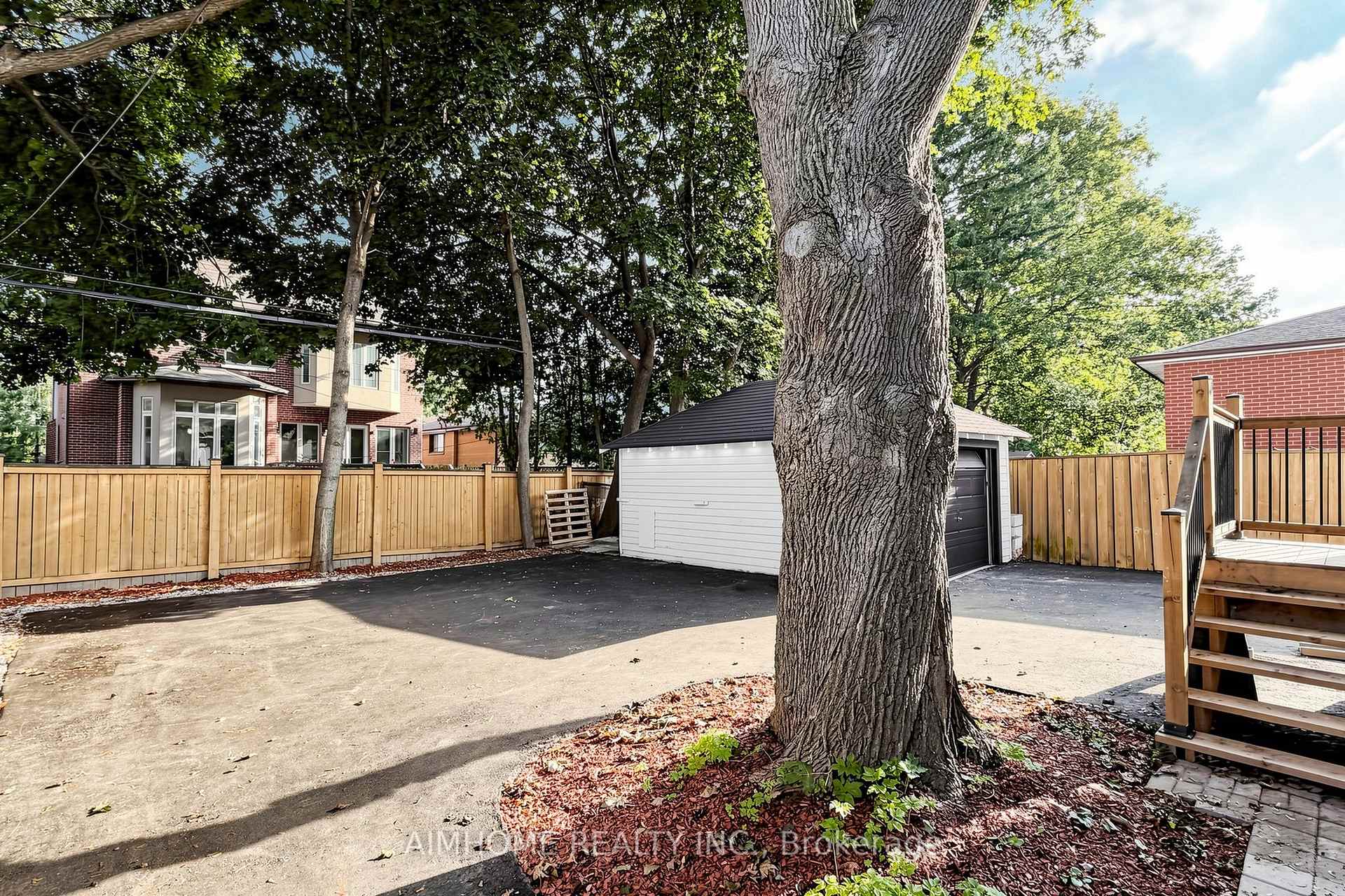 Photo 40 of 95 Steeles Avenue E, North York, Newtonbrook East — HOMEH