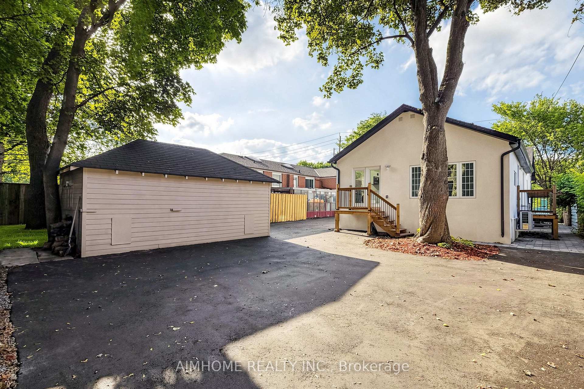 Photo 43 of 95 Steeles Avenue E, North York, Newtonbrook East — HOMEH